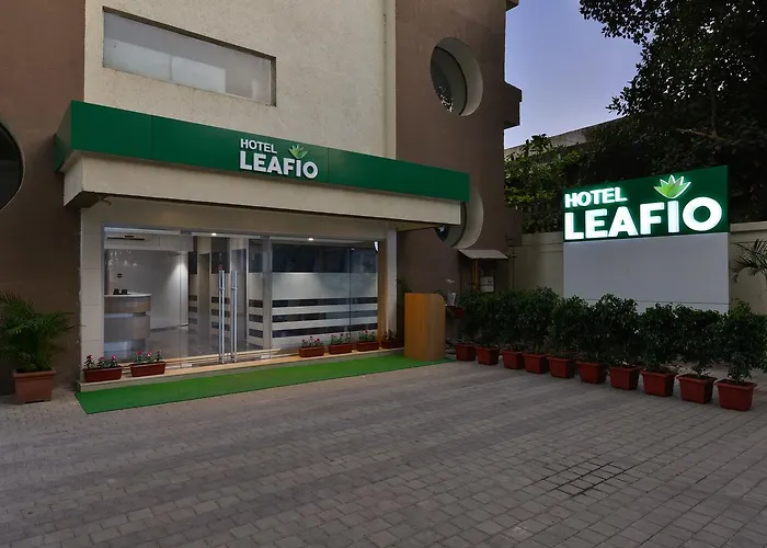 Hotel Leafio-Near Airport